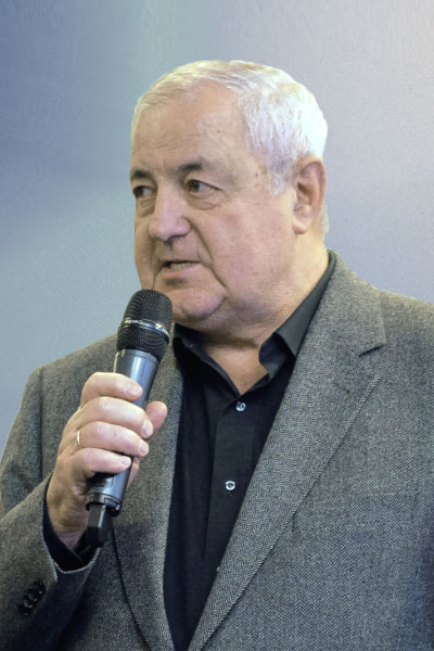 Владимир Адрианов